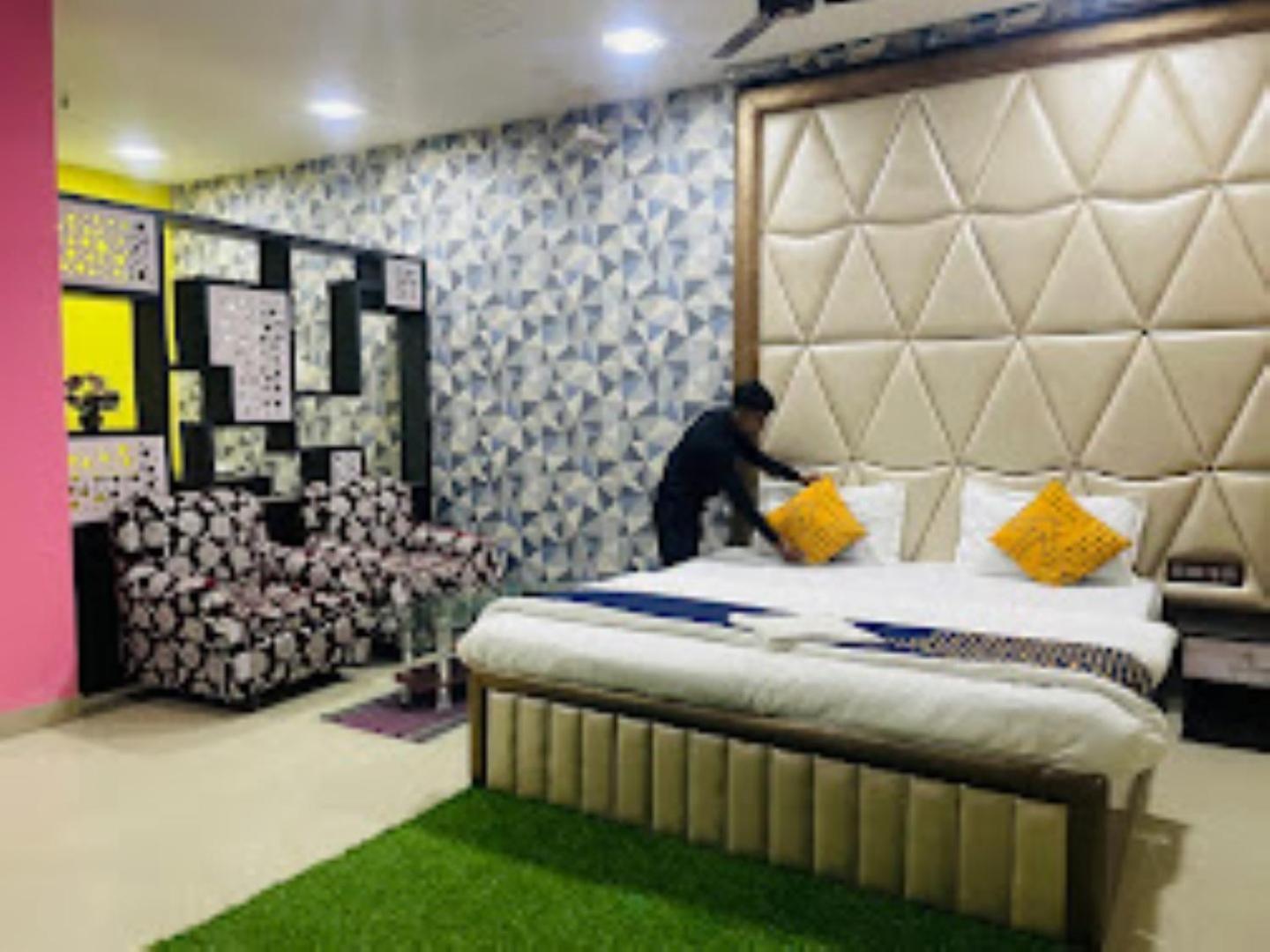 Hotel Royal Palace Bongara Kaharpara Ngoại thất bức ảnh